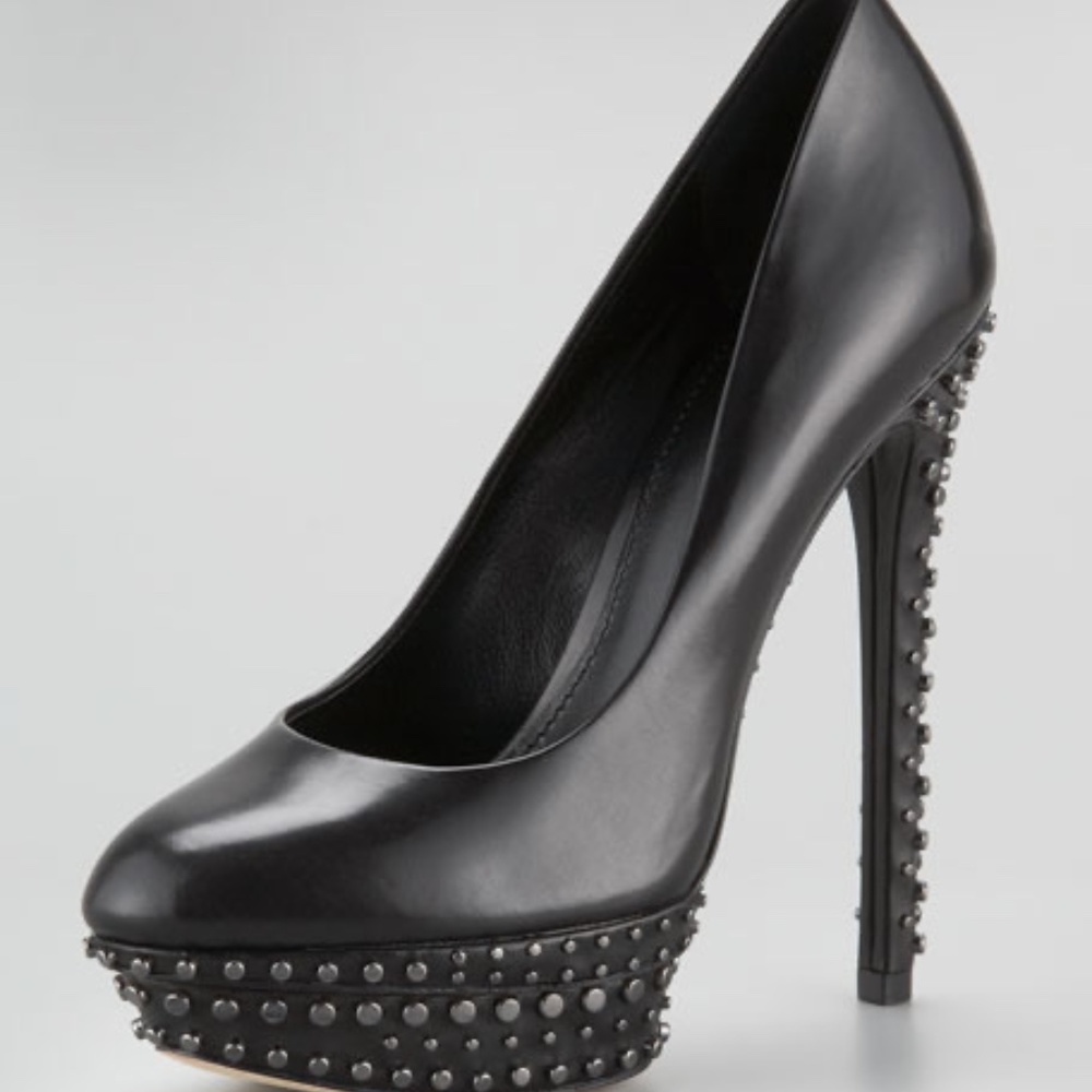 B Brian Atwood Finvarra Pump